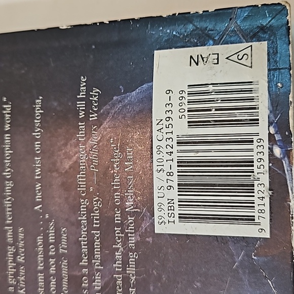 The Darkest Minds Never Fade BRACKEN First Hyperion Paperback edition 2014 - Picture 4 of 17